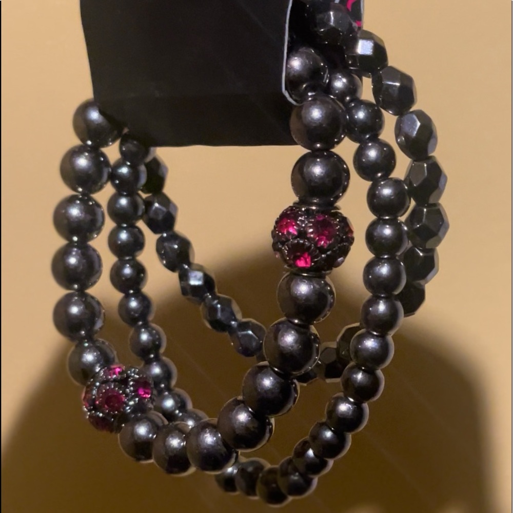 BLACK HEMATITE & FUCHSIA STONE BRACELET